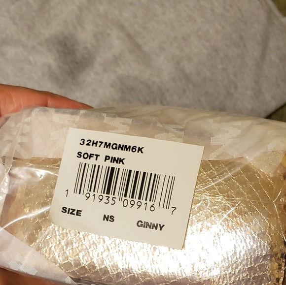 Michael kors Ginny Medium Crossbody (wallet-SOLD) - Picture 6 of 6